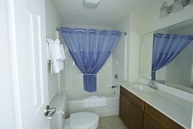 Sky Blue Vacation Condo, Myrtle Beach - En-Suite Bathroom